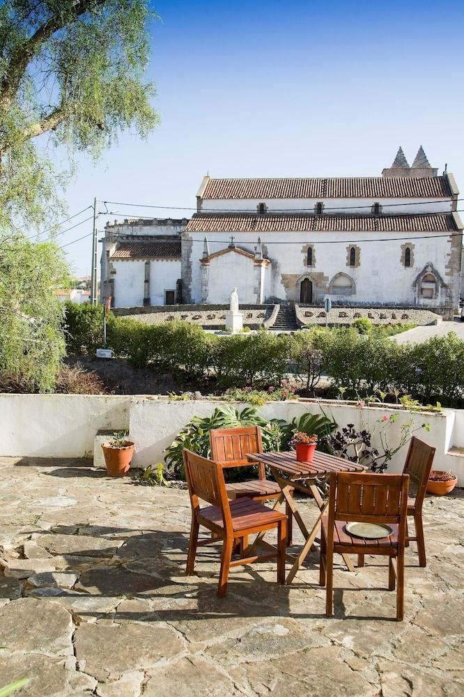 Casa Do Castelo - Turismo De Habitacao Bed & Breakfast Atouguia Da Baleia Bagian luar foto